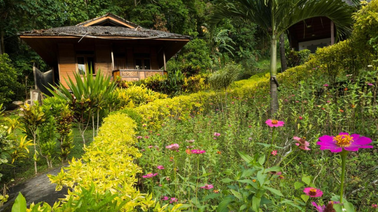 K2 Lembeh Dive Resort Bitung ภายนอก รูปภาพ